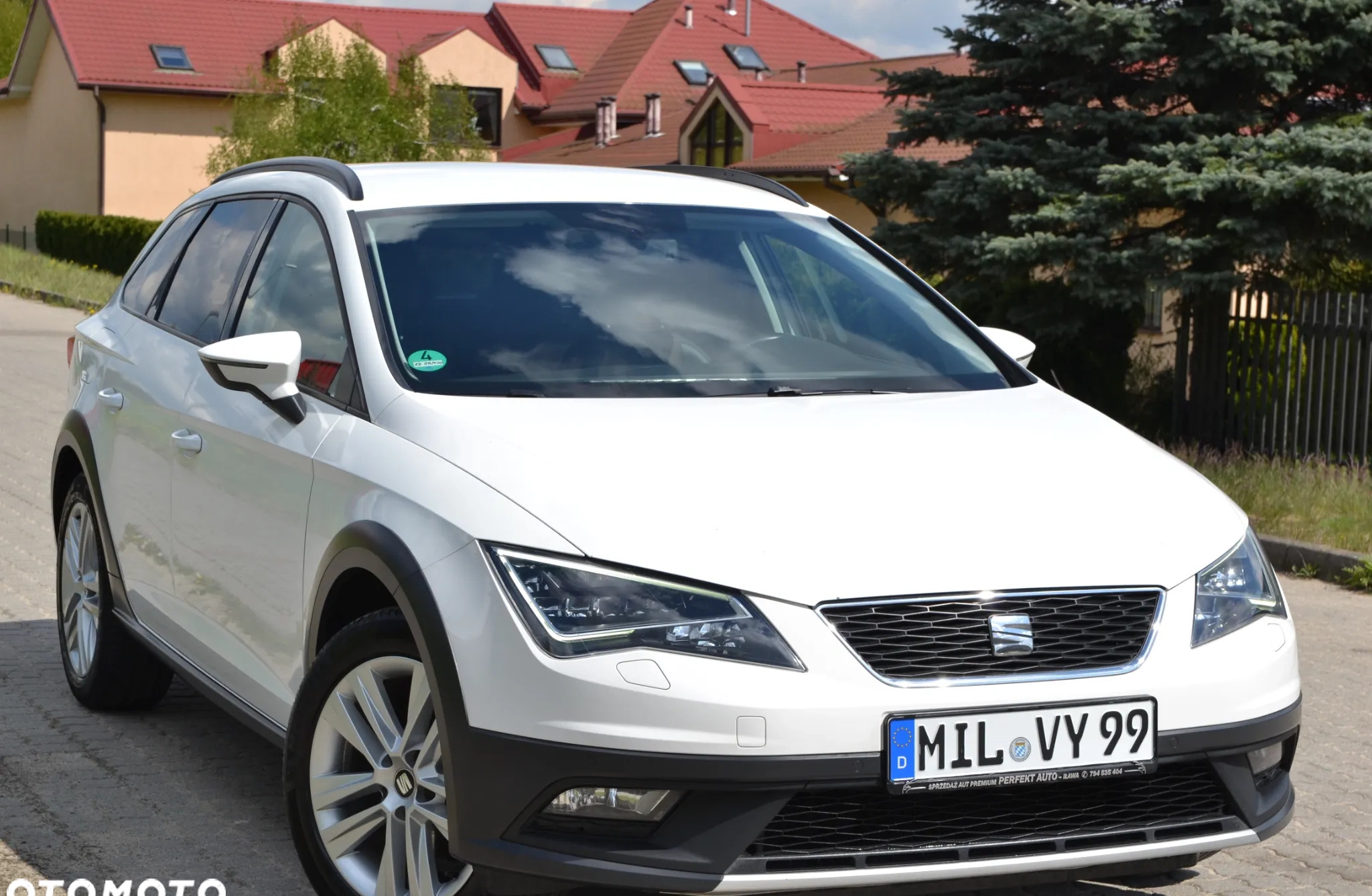 Seat Leon cena 58800 przebieg: 135404, rok produkcji 2015 z Iława małe 781